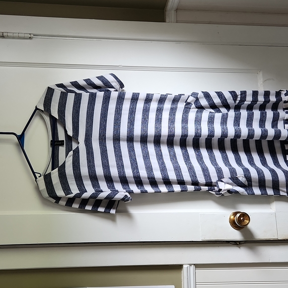 Cute dress - Picture 1 of 4